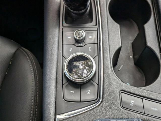 Photo of 2021 Crystal White Tricoat Cadillac XT5