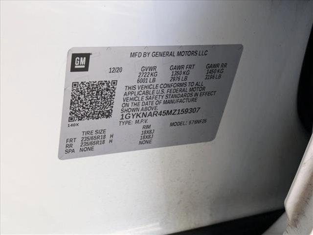 Photo of 2021 Crystal White Tricoat Cadillac XT5