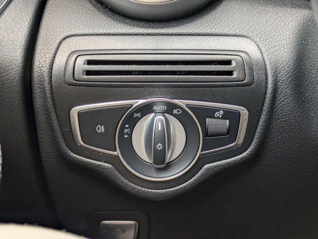 Photo of 2021 Polar White Mercedes-Benz GLC 300