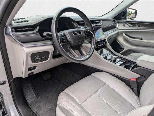 Photo of 2021 Silver Zynith Jeep Grand Cherokee L