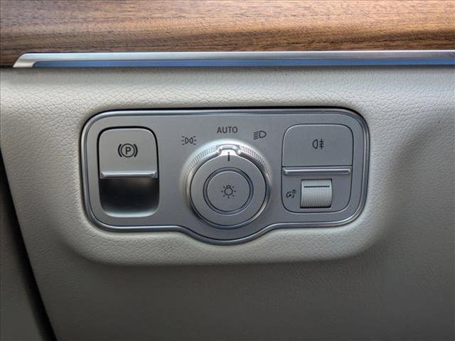 Photo of 2025 Polar White Mercedes-Benz GLS 450