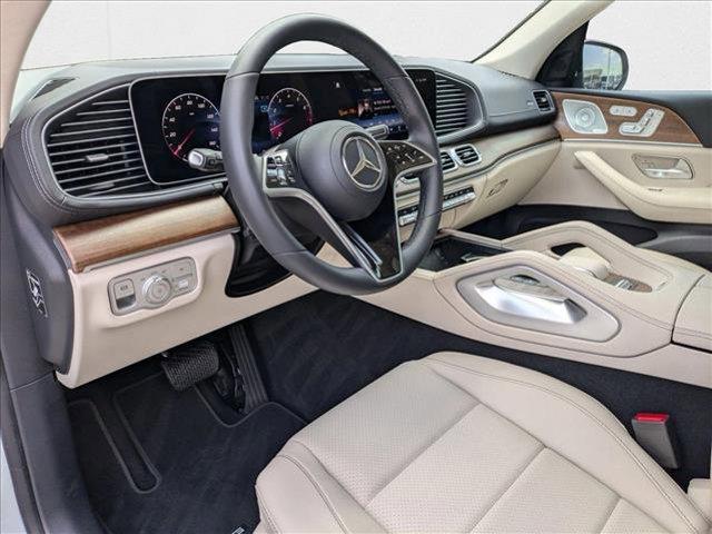 Photo of 2025 Polar White Mercedes-Benz GLS 450