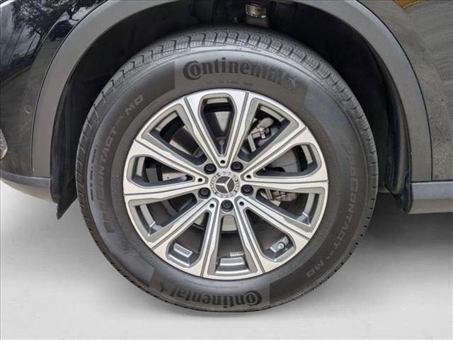 Photo of 2024 Obsidian Black Metallic Mercedes-Benz GLC 300