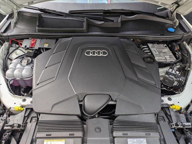 Photo of 2025 Carrara White Audi Q7