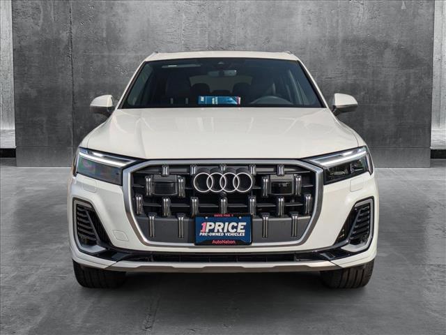 Photo of 2025 Carrara White Audi Q7