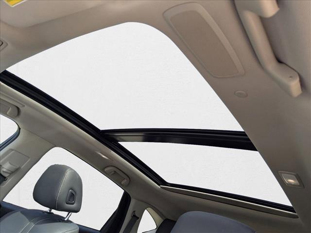 Photo of 2022 Platinum White Pearl Acura RDX