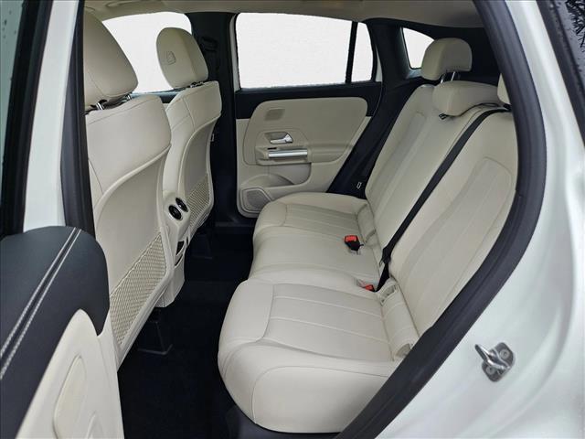 Photo of 2025 Polar White Mercedes-Benz GLA 250