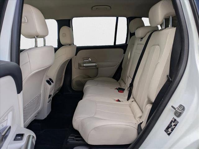 Photo of 2025 Polar White Mercedes-Benz GLB 250