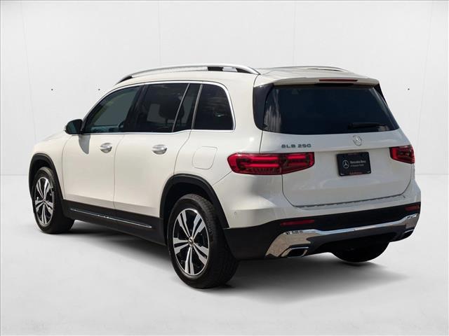 Photo of 2025 Polar White Mercedes-Benz GLB 250