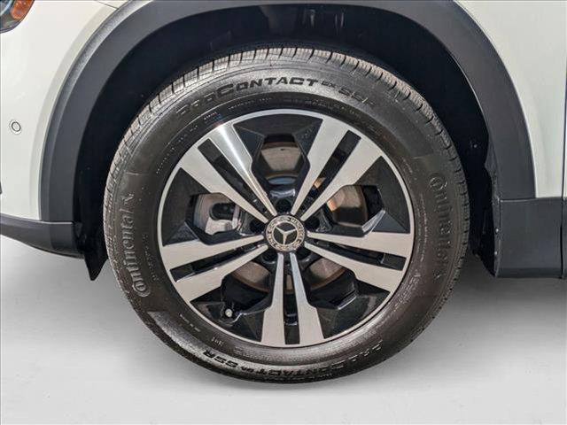 Photo of 2025 Polar White Mercedes-Benz GLB 250