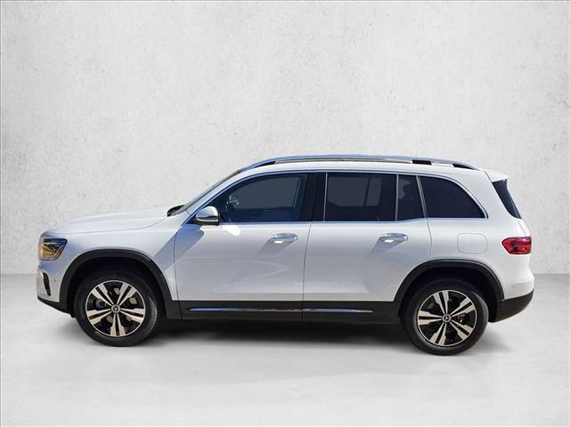 Photo of 2025 Polar White Mercedes-Benz GLB 250