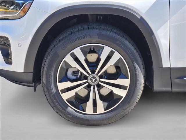 Photo of 2025 Polar White Mercedes-Benz GLB 250