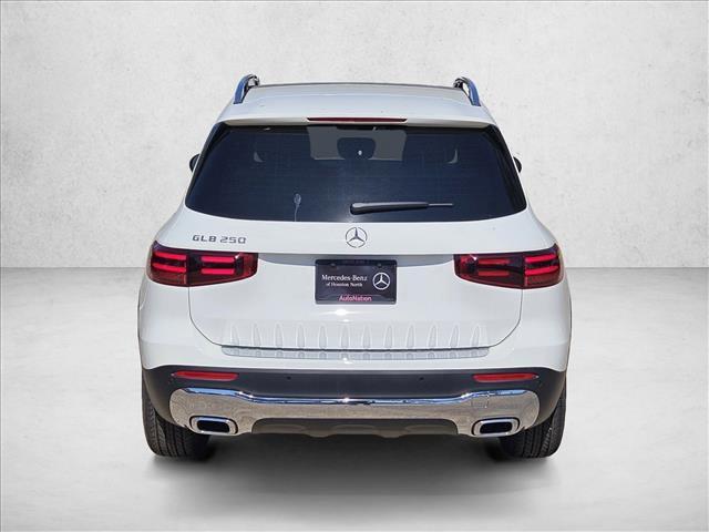 Photo of 2025 Polar White Mercedes-Benz GLB 250