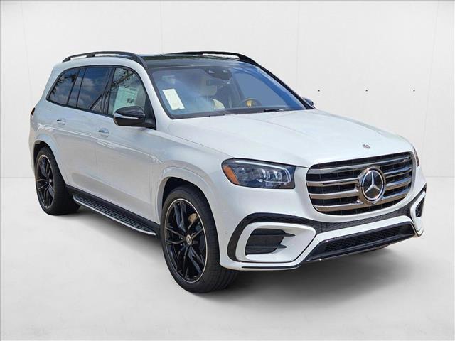 Photo of 2025 MANUFAKTUR Moonlight White Metallic Mercedes-Benz GLS 450