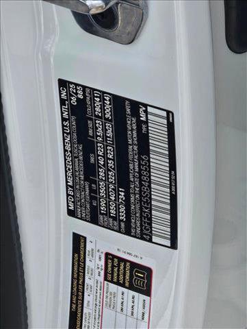 Photo of 2025 MANUFAKTUR Moonlight White Metallic Mercedes-Benz GLS 450