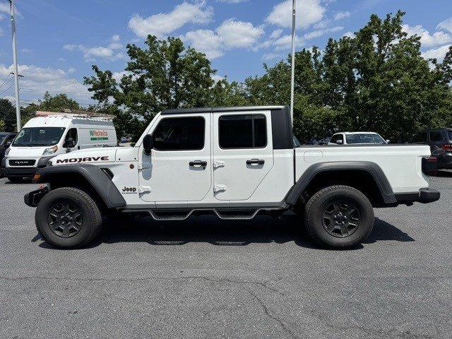 Photo of 2021 Bright White Jeep Gladiator