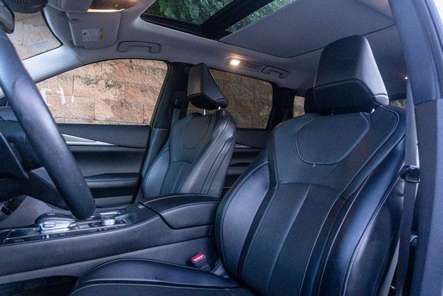 Photo of 2022 Gold INFINITI QX60