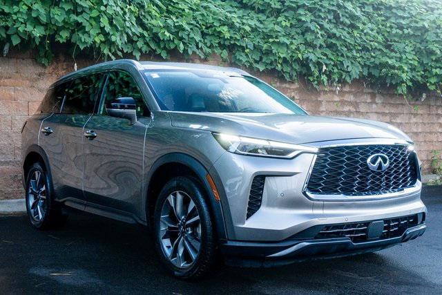 Photo of 2022 Gold INFINITI QX60
