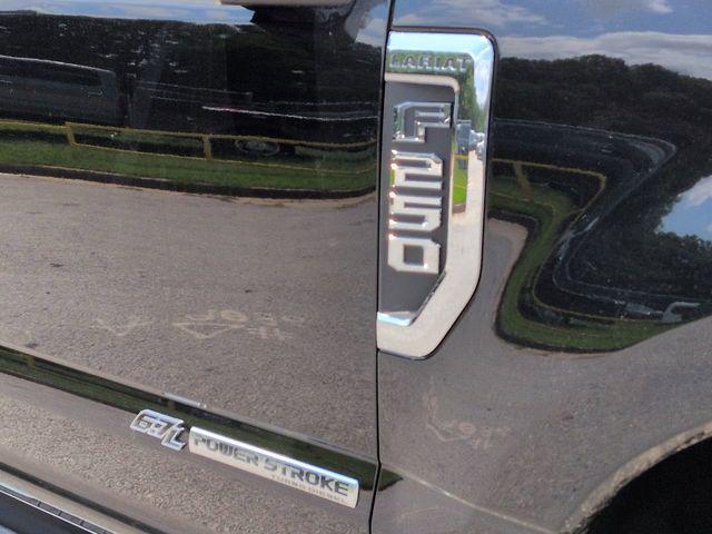 Photo of 2022 Agate Black Metallic Ford F-250