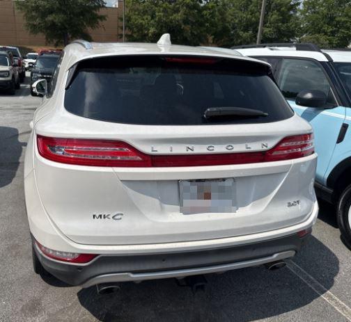 Photo of 2017 White Platinum Lincoln MKC