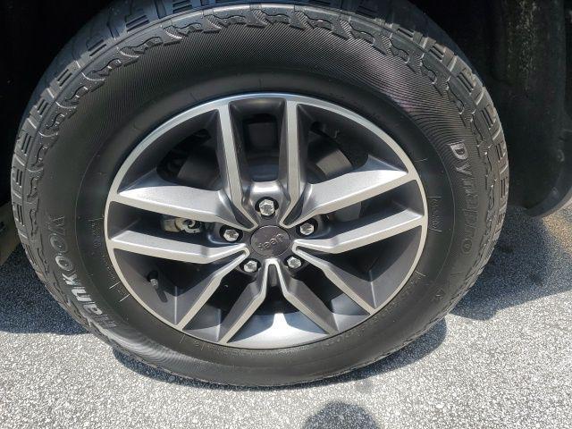 Photo of 2020 Granite Crystal Metallic Clearcoat Jeep Grand Cherokee
