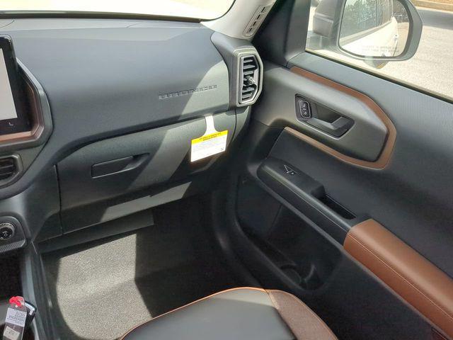 Photo of 2025 Oxford White Ford Bronco Sport