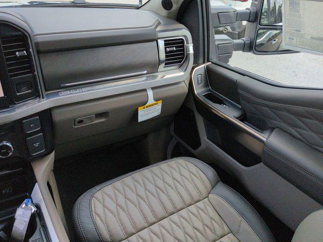Photo of 2025 Agate Black Metallic Ford F-350