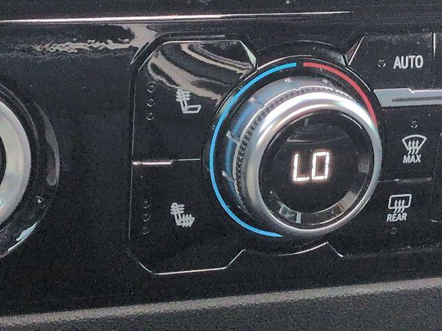 Photo of 2023 Summit White GMC Sierra 1500