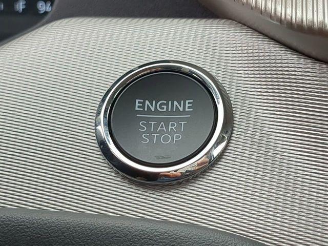 Photo of 2025 Star White Metallic Tri-Coat Ford Explorer