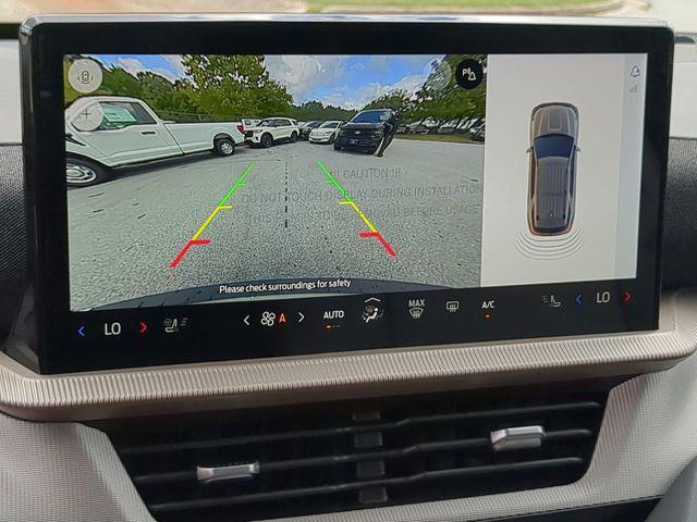 Photo of 2025 Star White Metallic Tri-Coat Ford Explorer