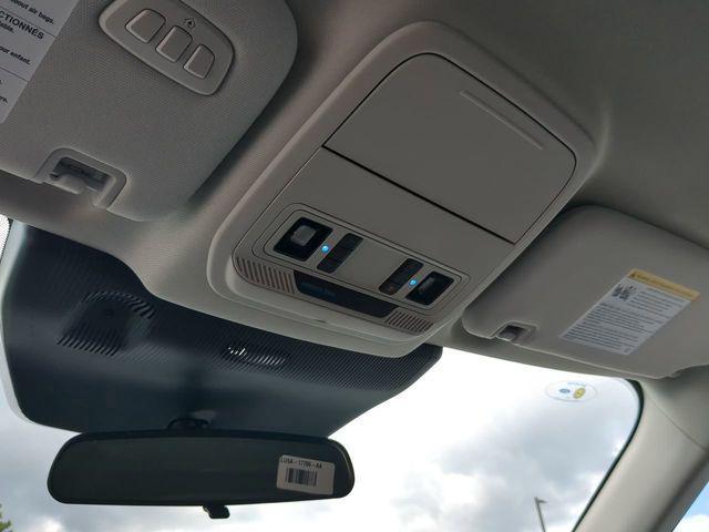 Photo of 2025 Star White Metallic Tri-Coat Ford Explorer