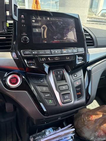 Photo of 2023 Sonic Gray Pearl Honda Odyssey