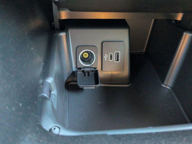 Photo of 2025 Agate Black Metallic Ford Explorer