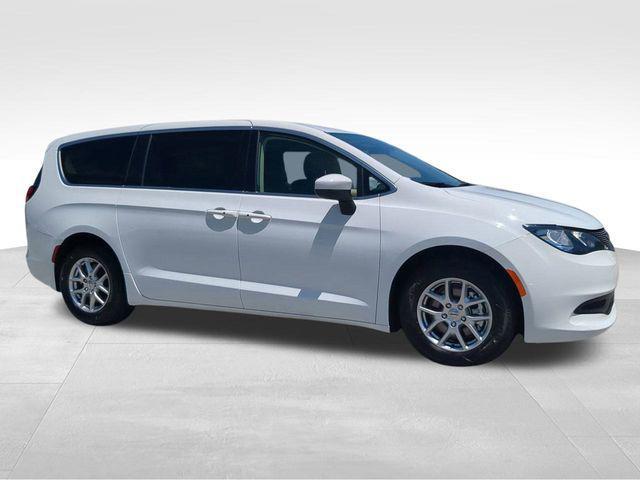 2023 Chrysler Voyager