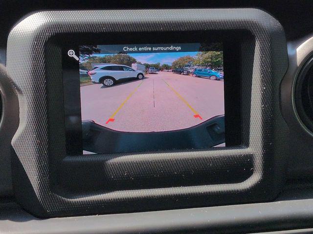 Photo of 2021 Granite Crystal Metallic Clearcoat Jeep Gladiator