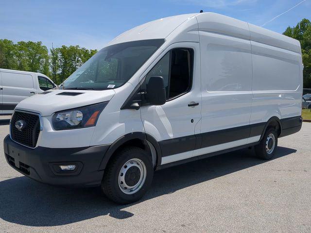 Photo of 2025 Oxford White Ford Transit-250