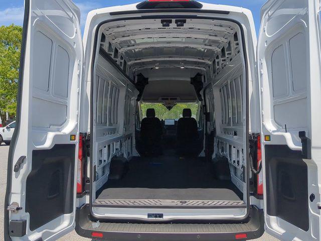 Photo of 2025 Oxford White Ford Transit-250