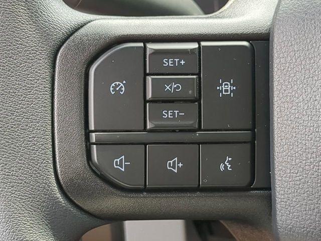 Photo of 2025 Oxford White Ford F-350