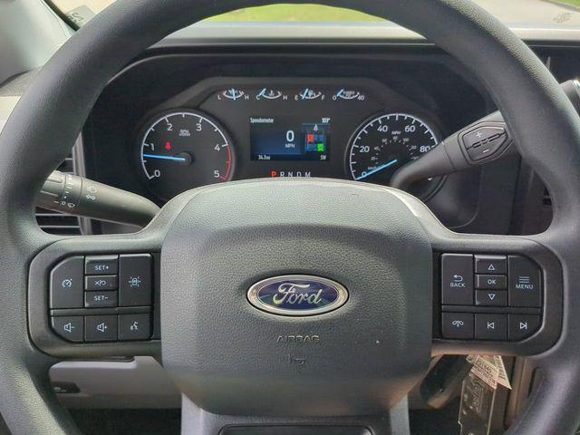 Photo of 2025 Oxford White Ford F-350