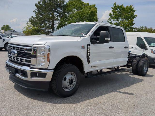 Photo of 2025 Oxford White Ford F-350