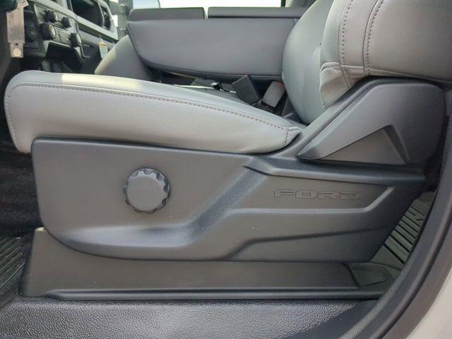 Photo of 2025 Oxford White Ford F-350