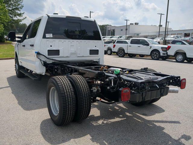 Photo of 2025 Oxford White Ford F-350