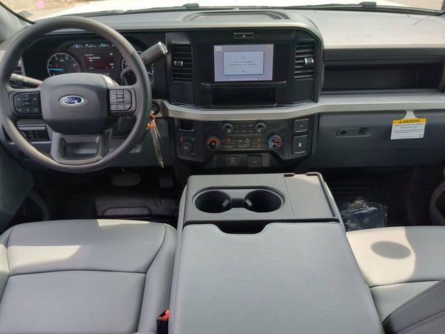 Photo of 2025 Oxford White Ford F-350