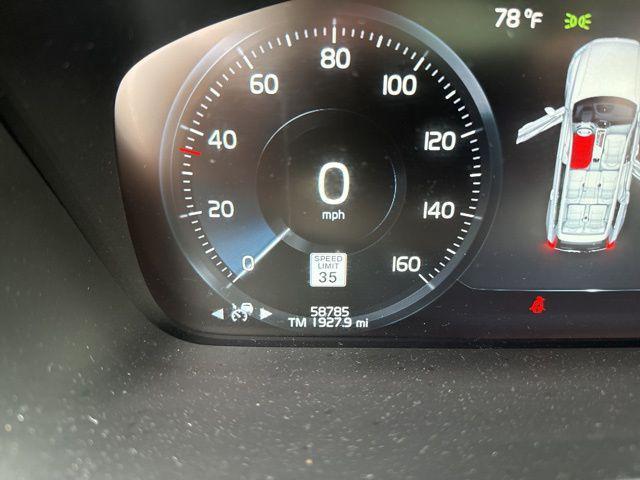 Photo of 2020 Onyx Black Metallic Volvo XC90