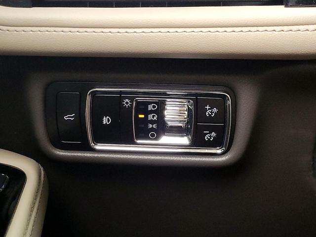 Photo of 2023 Black Lincoln Aviator