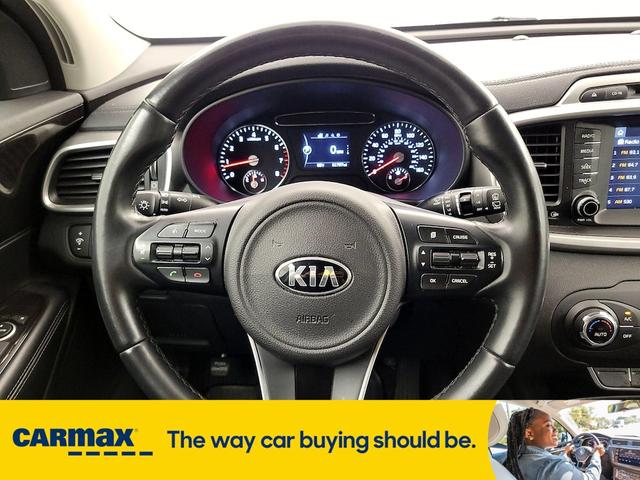 Photo of 2017 Black Kia Sorento