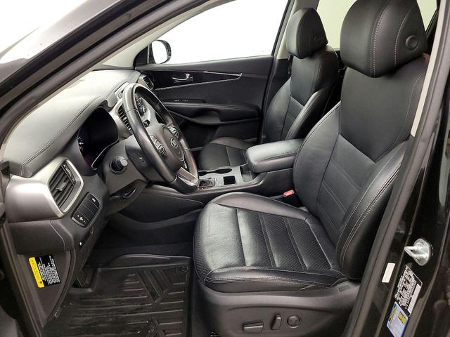 Photo of 2017 Black Kia Sorento