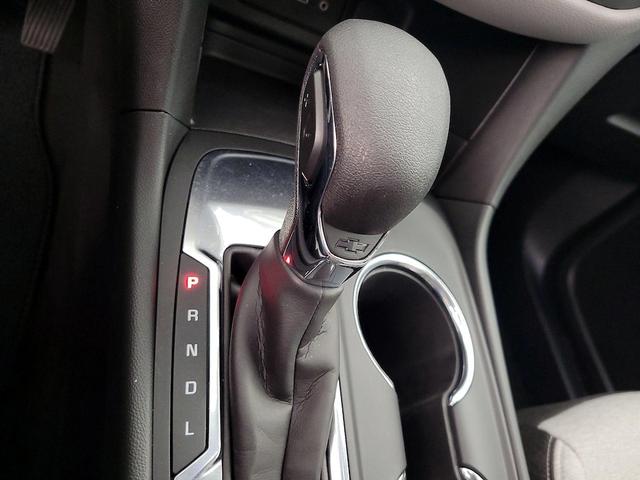Photo of 2023 White Chevrolet Equinox