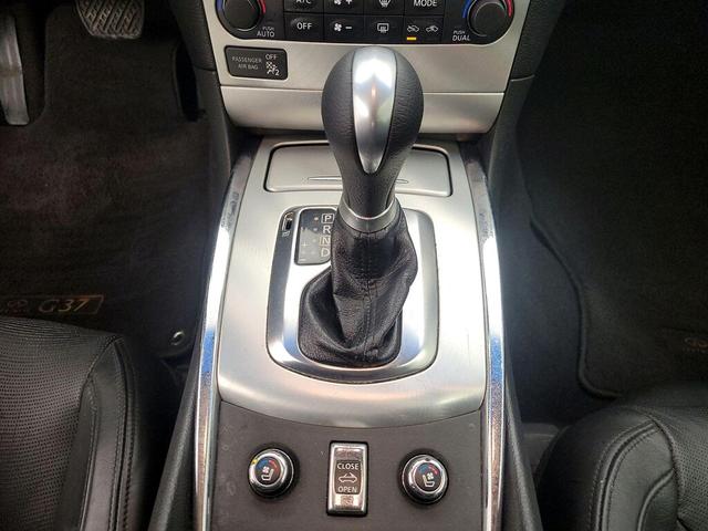 Photo of 2013 Silver INFINITI G37