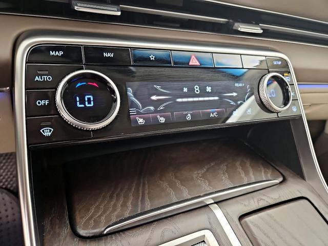 Photo of 2022 Black Genesis GV80